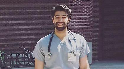 Νέα Υόρκη: Ακόμη... «άστεγος» ο σέξι γιατρός από το Πακιστάν