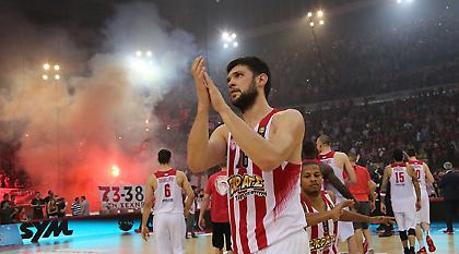 Ευχές του Ολυμπιακού στον Παπανικολάου