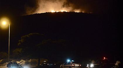 Νύχτα αγωνίας στη Σαρωνίδα - Η φωτιά φτάνει στην παραλιακή