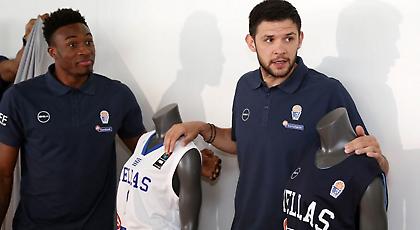 Η έκπληξη των παικτών της Εθνικής στον Παπανικολάου (video)