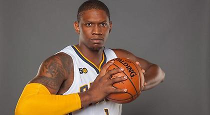 Ελεύθερος από Πέισερς ο Σεραφέν