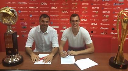 Πήρε και Ραντίτσεβιτς ο Ερυθρός Αστέρας