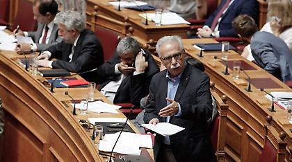 Ψηφίζεται σήμερα εν μέσω σφοδρών καταγγελιών το νομοσχέδιο για την Παιδεία