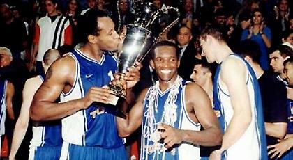 Πρεσβευτής της Τόφας ο Ντέιβιντ Ρίβερς