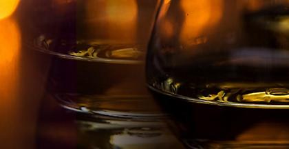 Περισσότερα από 8.000 ευρώ πλήρωσε Κινέζος για ένα ποτήρι ουίσκι