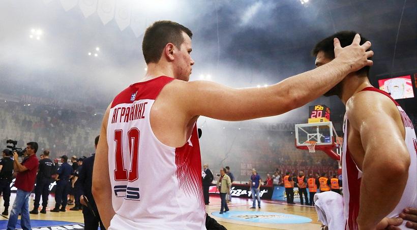 Η παιδική φωτογραφία του Παπανικολάου και το «γλέντι» από Αγραβάνη