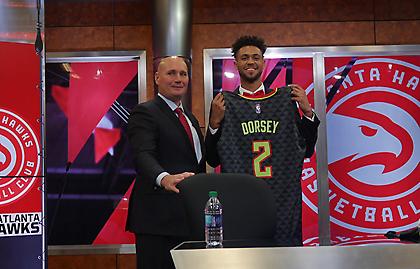 Ο Ντόρσεϊ με τον Ντόμινικ Γουίλκινς