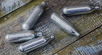 Συνελήφθη 24χρονη που πουλούσε αμπούλες γέλιου στο Ηράκλειο