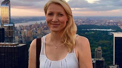 Δασκάλα έκανε σεξ με ανήλικο μαθητή της σε... τουαλέτα αεροπλάνου - Τι λέει ο πατέρας του