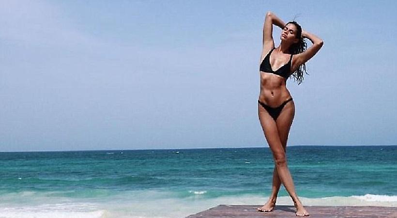Το καλοκαίρι της Σάρα Σαμπάιο «ζεματάει» (pics)