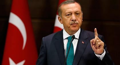 Ερντογάν: Τέλος τα μπλουζάκια με τη λέξη «ήρωας»-Το T-shirt που οδηγεί σε σύλληψη