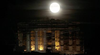 Απόψε το «φεγγάρι του Αυγούστου»: Πού θα απολαύσετε την Πανσέληνο