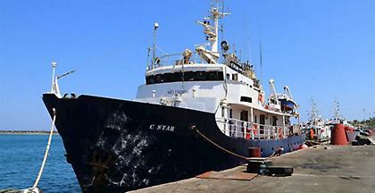 Ακινητοποιημένο στα ανοιχτά της Τυνησίας «το πλοίο του ρατσισμού»