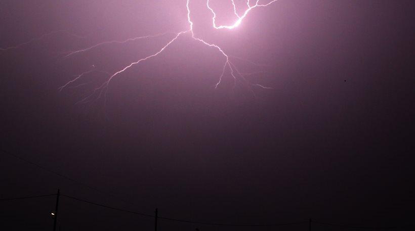 Γαλλία: Κεραυνός χτύπησε κατασκήνωση - Ένας 15χρονος σε κρίσιμη κατάσταση