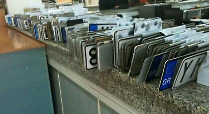 Επιστρέφει πινακίδες λόγω Δεκαπενταύγουστου ο Δήμος Αθηναίων