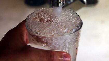 Σε τιμές... χρυσού το νερό: Ενιαία πλέον η τιμολόγησή του για όλη την Ελλάδα