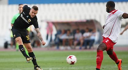 Κρατάει Τρίστα, Λόπες, Τσόσιτς, θέματα με άξονα-Τσιγκρίνσκι