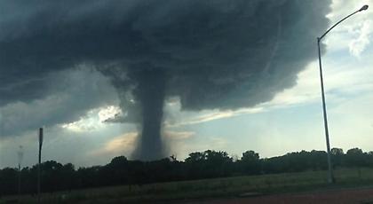 Τρεις τραυματίες από ανεμοστρόβιλο στην Ιταλία
