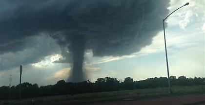 Τρεις τραυματίες από ανεμοστρόβιλο στην Ιταλία
