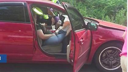 Γιατί να μην βάζετε ποτέ τα πόδια στο ταμπλό του αυτοκινήτου (Video)