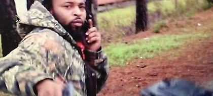 Σοκαριστικό βίντεο: Πυροβολεί εν ψυχρώ 4 φορές αστυνομικό