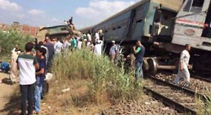 Μετωπική σύγκρουση τρένων στην Αίγυπτο -Πληροφορίες για τουλάχιστον 20 νεκρούς  (video)