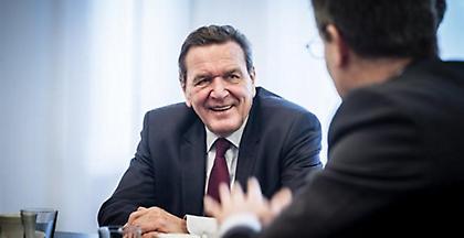 Το Κρεμλίνο θέλει να διορίσει τον Γκέρχαρντ Σρέντερ στο Δ.Σ της Rosneft