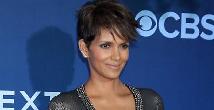 Η Χάλι Μπέρι μιλά για την εποχή που έμενε σε καταφύγιο αστέγων