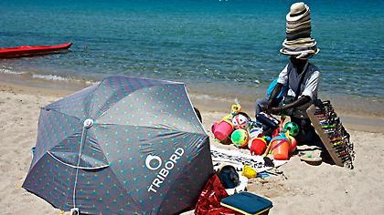 Κατασχέθηκαν πάνω από 4.500 είδη παρεμπορίου σε παραλίες