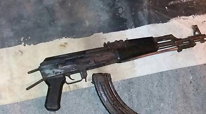 Και καλάσνικοφ στο σκάφος με τους δύο τόνους κάνναβης