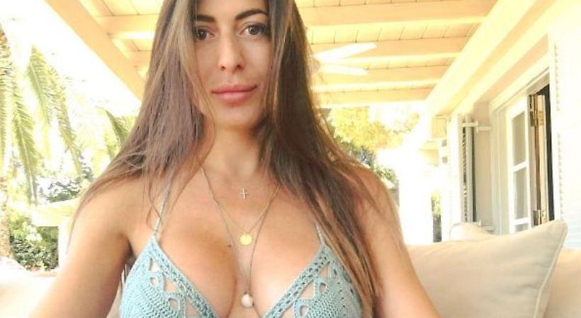 Μπορείς να ΜΗΝ γουρλώσεις τα μάτια με το μπούστο της Φλορίντα Πετρουτσέλι; (pics)