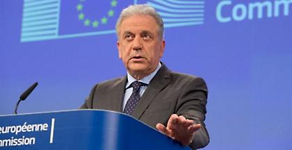 Αβραμόπουλος: Να μη διευκολύνουμε - έστω και άθελά μας - τους διακινητές