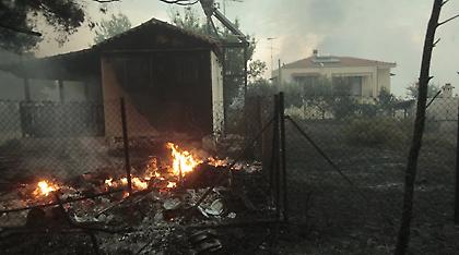 Σχέδιο εμπρησμών «βλέπει» η κυβέρνηση - Δράση, όχι θεωρίες συνωμοσίας, ζητά ο Μητσοτάκης