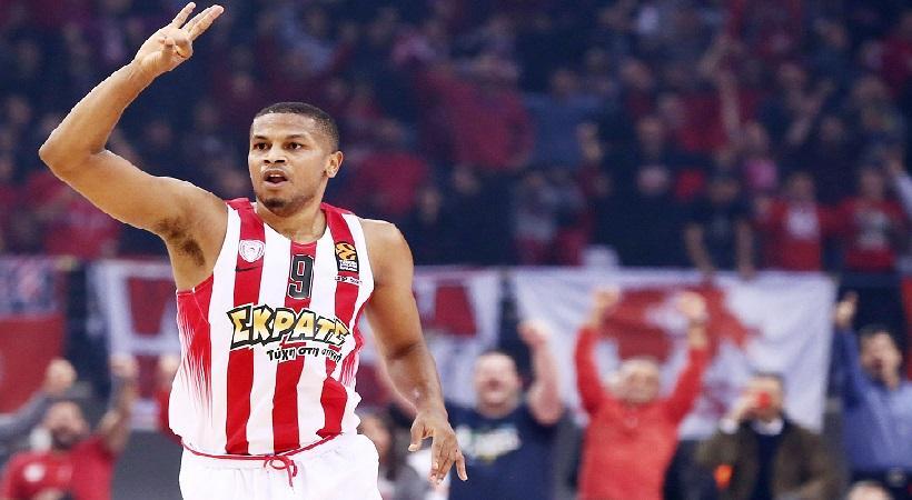 Στην Καρσίγιακα ο Γουότερς