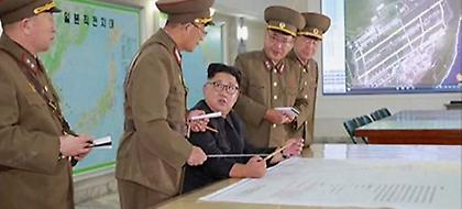 Προκαλεί ο Κιμ Γιονγκ Ουν: Μελετά το σχέδιο για την εκτόξευση πυραύλων στο Γκουάμ