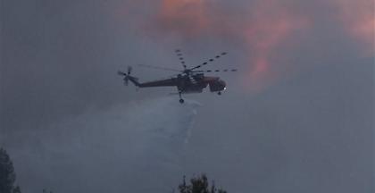 Με μικρότερη ένταση καίει η φωτιά σε Κάλαμο και Καπανδρίτι