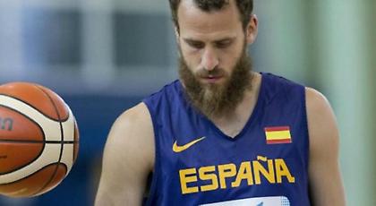 Οι Ισπανοί διεθνείς διαγωνίστηκαν στα τρίποντα από το κέντρο! (video)