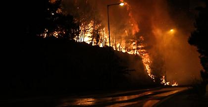 Πού απαγορεύεται η κυκλοφορία λόγω της πυρκαγιάς στην Ανατολική Αττική