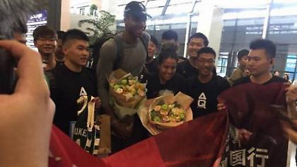 Και η Κίνα υποκλίθηκε στον Γιάννη Αντετοκούνμπο (pics)