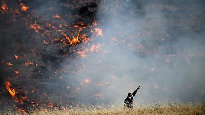 Οι μοναχικοί ήρωες των ημερών με τον φακό του Reuters