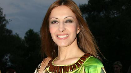 Η Άντζυ Σαμίου... ξαναχτυπά: «Εγώ άμα λάχει τα βάζω με το Θεό! Εσύ, είσαι μία κότα γονατιστή!»