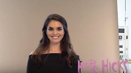 Με ένα... 28χρονο πρώην μοντέλο αντικατέστησε ο Τραμπ τον Σκαραμούτσι