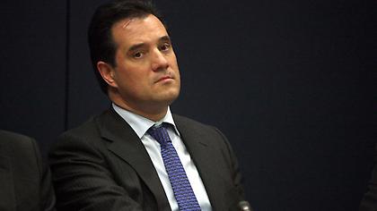 Βολές Άδωνι: Άφησαν τη χώρα στην τύχη της με τις φωτιές