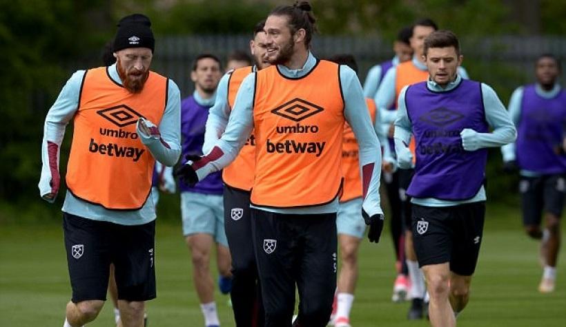 Μετά τη διακοπή επιστρέφει ο Κάρολ