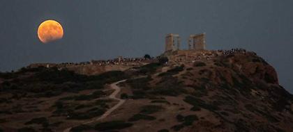 75.000 απήλαυσαν την πανσέληνο από Αρχαιολογικούς χώρους -5.000 βρέθηκαν στο Σούνιο (pics)