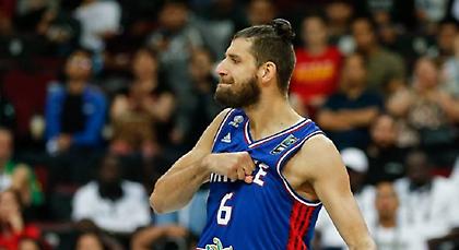 Ειδικά άδεια στον Ντιό έδωσε η Γαλλία