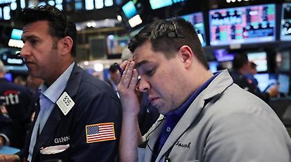 Ο Τραμπ δεν πείθει και η Wall Street «βουλιάζει»