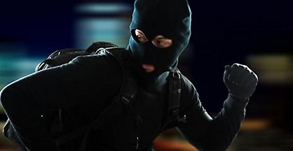 Mασκοφόρος λήστεψε τράπεζα στη Θεσσαλονίκη