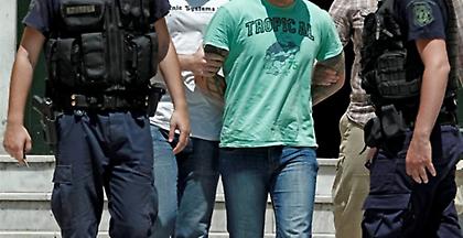 Πιτσιλής μετά τους πυροβολισμούς στον αέρα: Αυστηρές κυρώσεις για απειλές