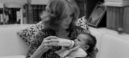 Το ασπρόμαυρο άλμπουμ της ζωής της Ζωής Λάσκαρη -Σπάνια καρέ, με τις κόρες της μωρά (pics)